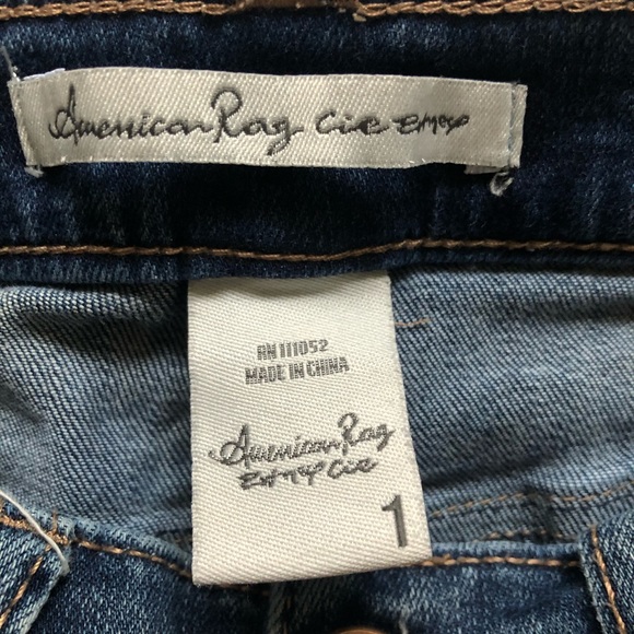 American Rag distressed jeans - Picture 6 of 7